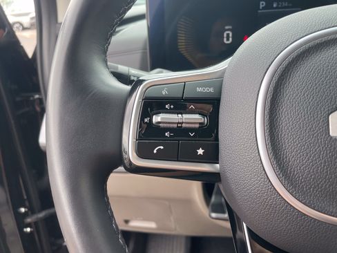 Certified 2026 Kia Carnival FWD image 25
