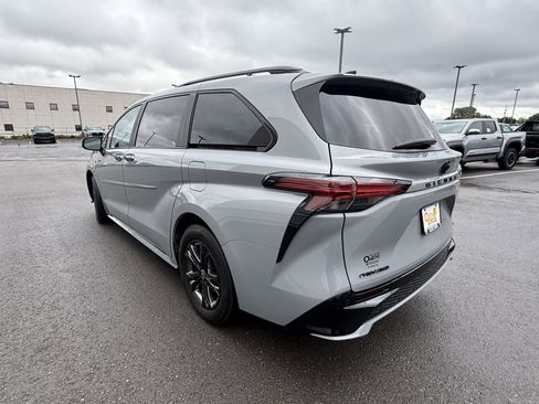 Certified 2025 Toyota Sienna XSE w/ XSE Plus Package AWD/4WD image 7