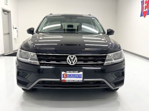 Used 2018 Volkswagen Tiguan SE AWD/4WD image 3