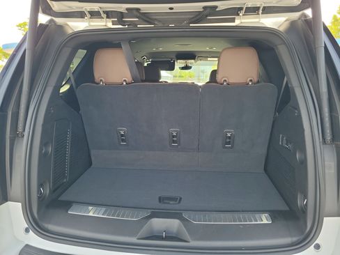 Used 2021 Chevrolet Tahoe High Country RWD image 5