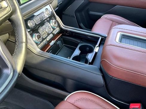 Used 2024 GMC Yukon Denali Ultimate AWD/4WD image 18