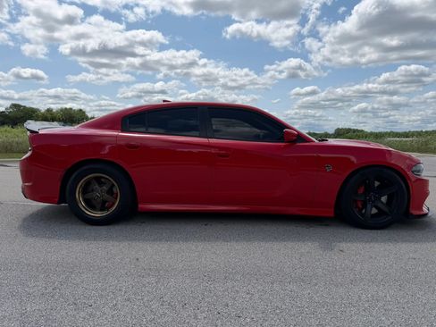 Used 2016 Dodge Charger SRT Hellcat RWD image 4