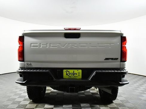 Used 2025 Chevrolet Silverado 2500 ZR2 w/ Technology Package image 12