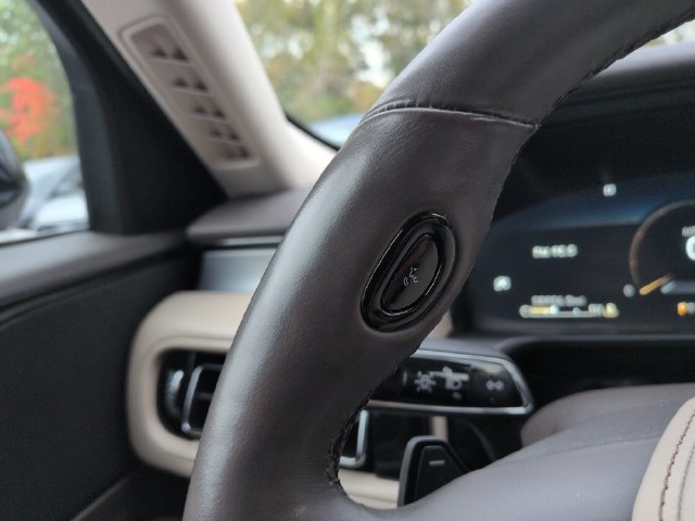 Used 2021 Lincoln Aviator AWD w/ Elements Package image 43