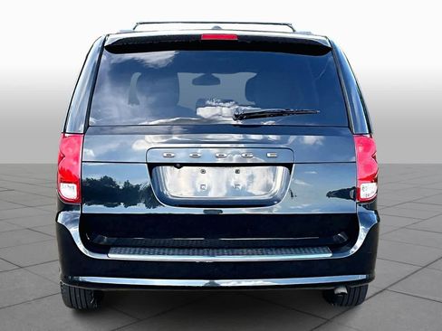 Used 2020 Dodge Grand Caravan SXT image 4