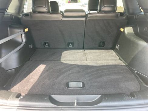 Used 2017 Jeep Cherokee Trailhawk AWD/4WD image 32