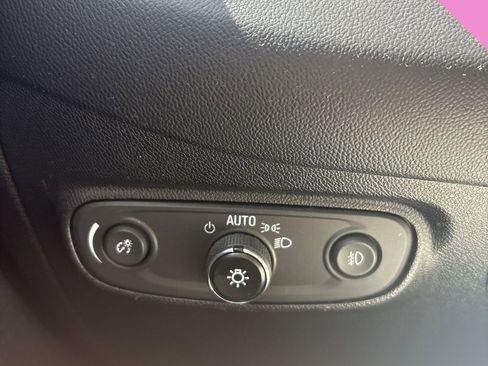 Used 2019 Chevrolet Equinox Premier FWD image 8