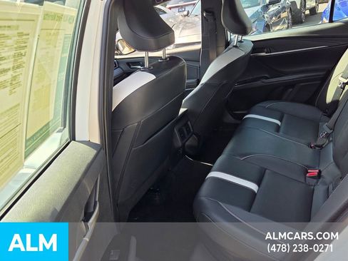 Used 2025 Toyota Camry SE image 14