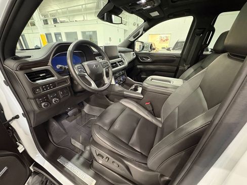 Used 2024 Chevrolet Tahoe Z71 w/ Luxury Package AWD/4WD image 10
