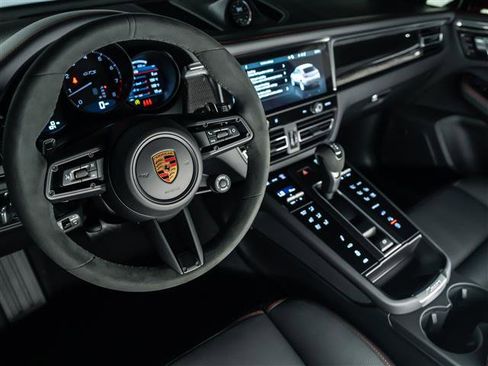 New 2026 Porsche Macan GTS image 4