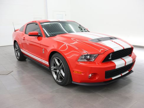 Used 2011 Ford Mustang Shelby GT500 RWD image 2