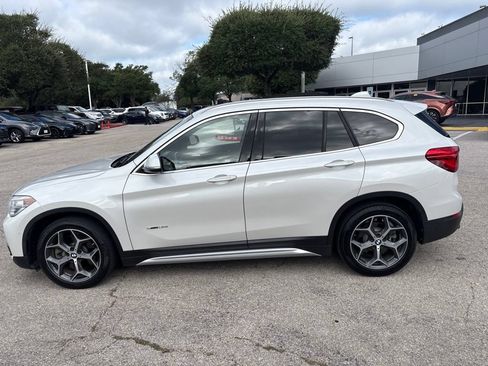 Used 2017 BMW X1 sDrive28i FWD image 2