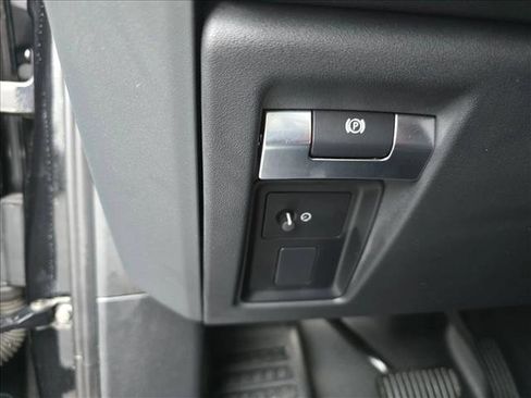 Used 2022 Land Rover Defender 110 X-Dynamic SE image 27