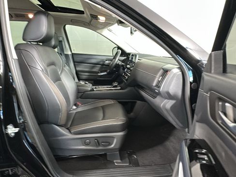 Used 2023 Nissan Pathfinder SL w/ SL Premium Package AWD/4WD image 30