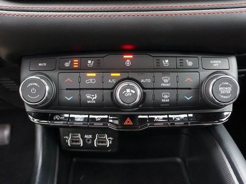 Used 2023 Dodge Durango GT image 24