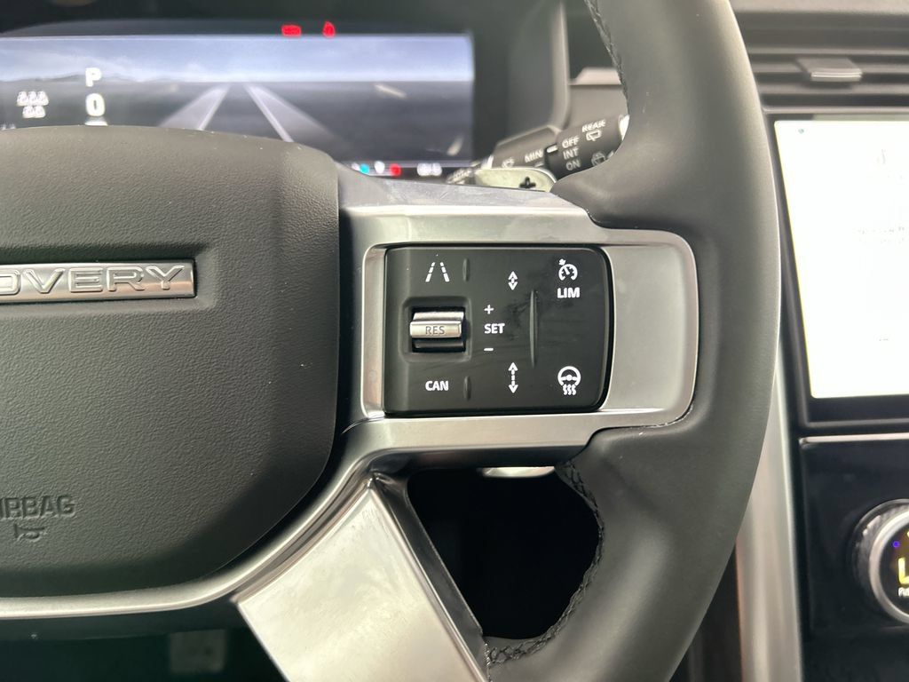 Certified 2025 Land Rover Discovery S AWD/4WD image 12