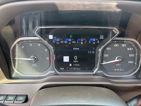 Used 2022 GMC Sierra 2500 Denali w/ Denali Ultimate Package AWD/4WD image 18