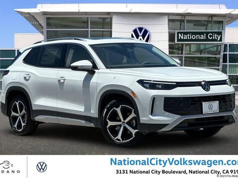 New 2026 Volkswagen Tiguan SE FWD image 1