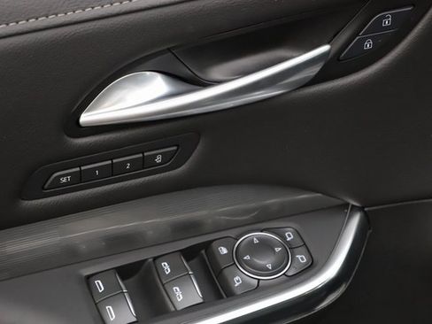 Used 2025 Cadillac XT4 Premium Luxury image 18