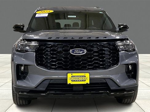Certified 2025 Ford Explorer ST-Line w/ ST-Line Street Pack image 3