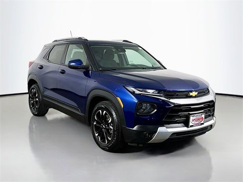 Used 2022 Chevrolet TrailBlazer LT w/ Convenience Package image 12