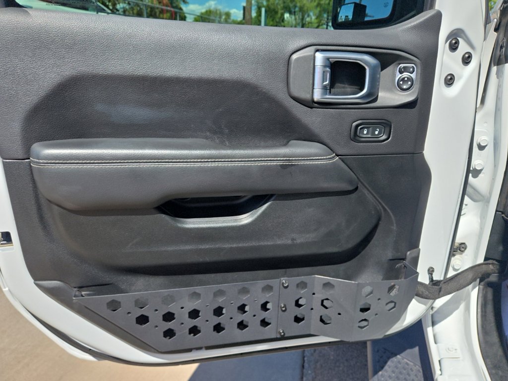 Used 2020 Jeep Gladiator Overland AWD/4WD image 22