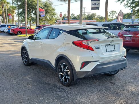 Used 2018 Toyota C-HR XLE FWD image 4