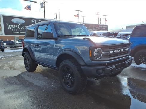 Used 2024 Ford Bronco Black Diamond image 3