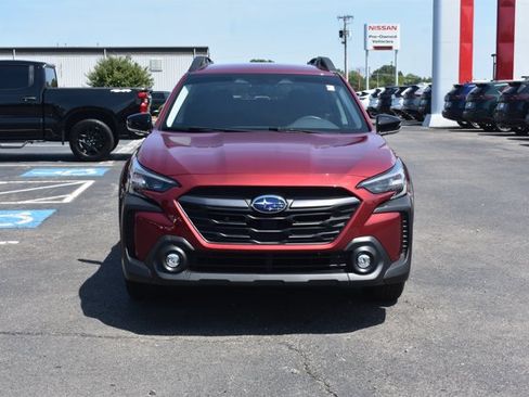 Used 2024 Subaru Outback Premium AWD/4WD image 2