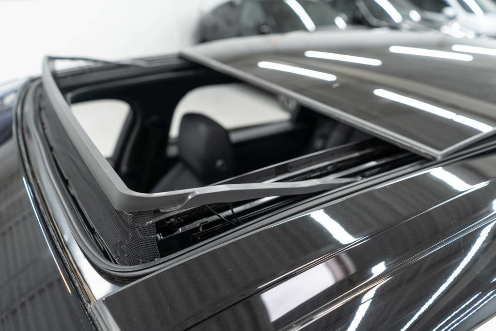 Used 2024 Land Rover Range Rover Velar Dynamic SE AWD/4WD image 47