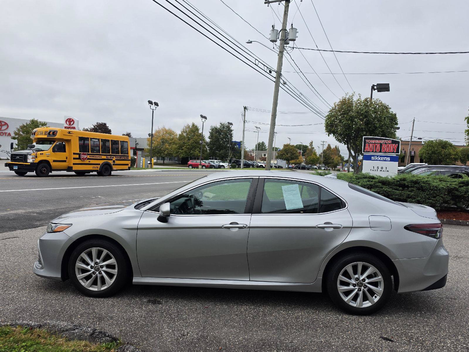 Used 2022 Toyota Camry LE AWD/4WD image 6