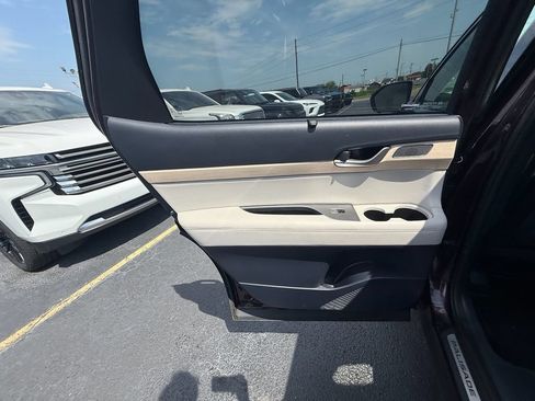 Used 2023 Hyundai Palisade Limited AWD/4WD image 18