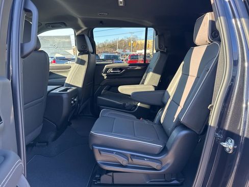 New 2026 GMC Yukon XL Elevation image 31