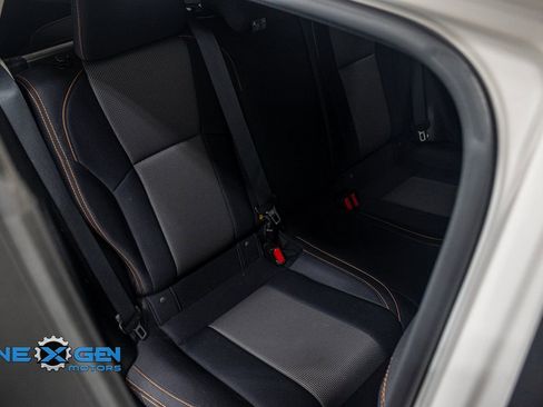 Used 2020 Subaru Crosstrek 2.0i Premium w/ Moonroof Package 2 AWD/4WD image 36