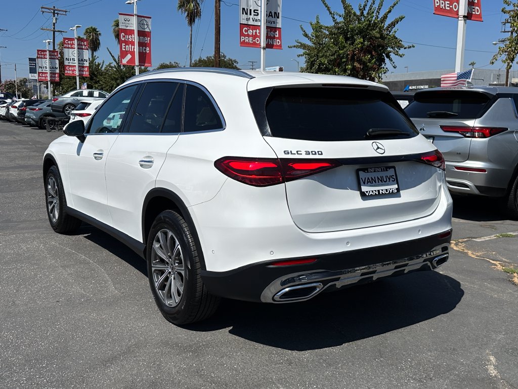 Used 2024 Mercedes-Benz GLC 300 image 4