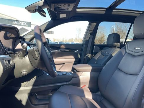 Used 2024 Cadillac XT6 Premium Luxury image 9