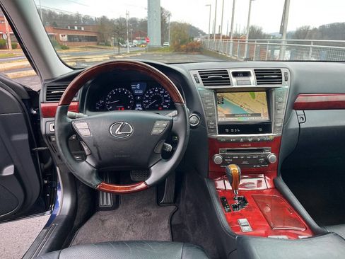 Used 2011 Lexus LS 460 AWD image 16