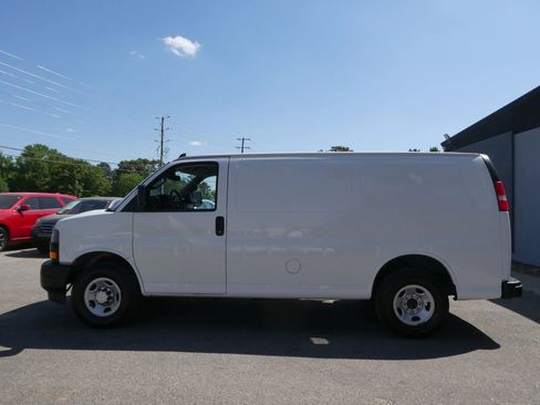 Used 2020 Chevrolet Express 2500 w/ Safety Package RWD image 9