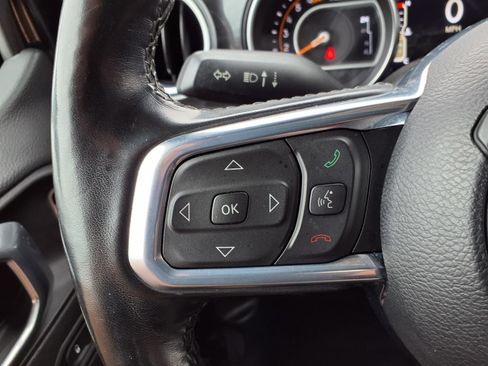 Used 2021 Jeep Wrangler Unlimited Sahara AWD/4WD image 12