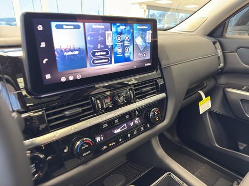 New 2026 Nissan Pathfinder SL image 19