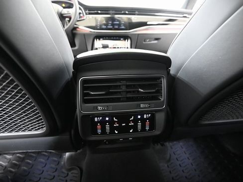 Used 2025 Audi RS Q8 performance image 31