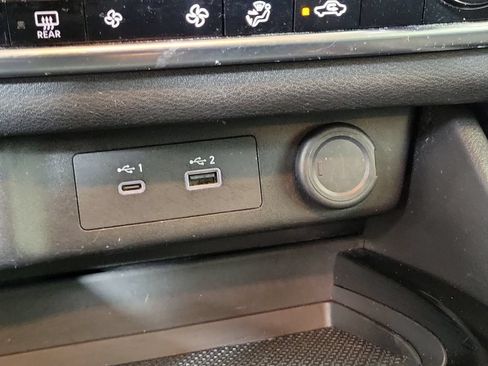 Used 2023 Nissan Rogue SV FWD image 22