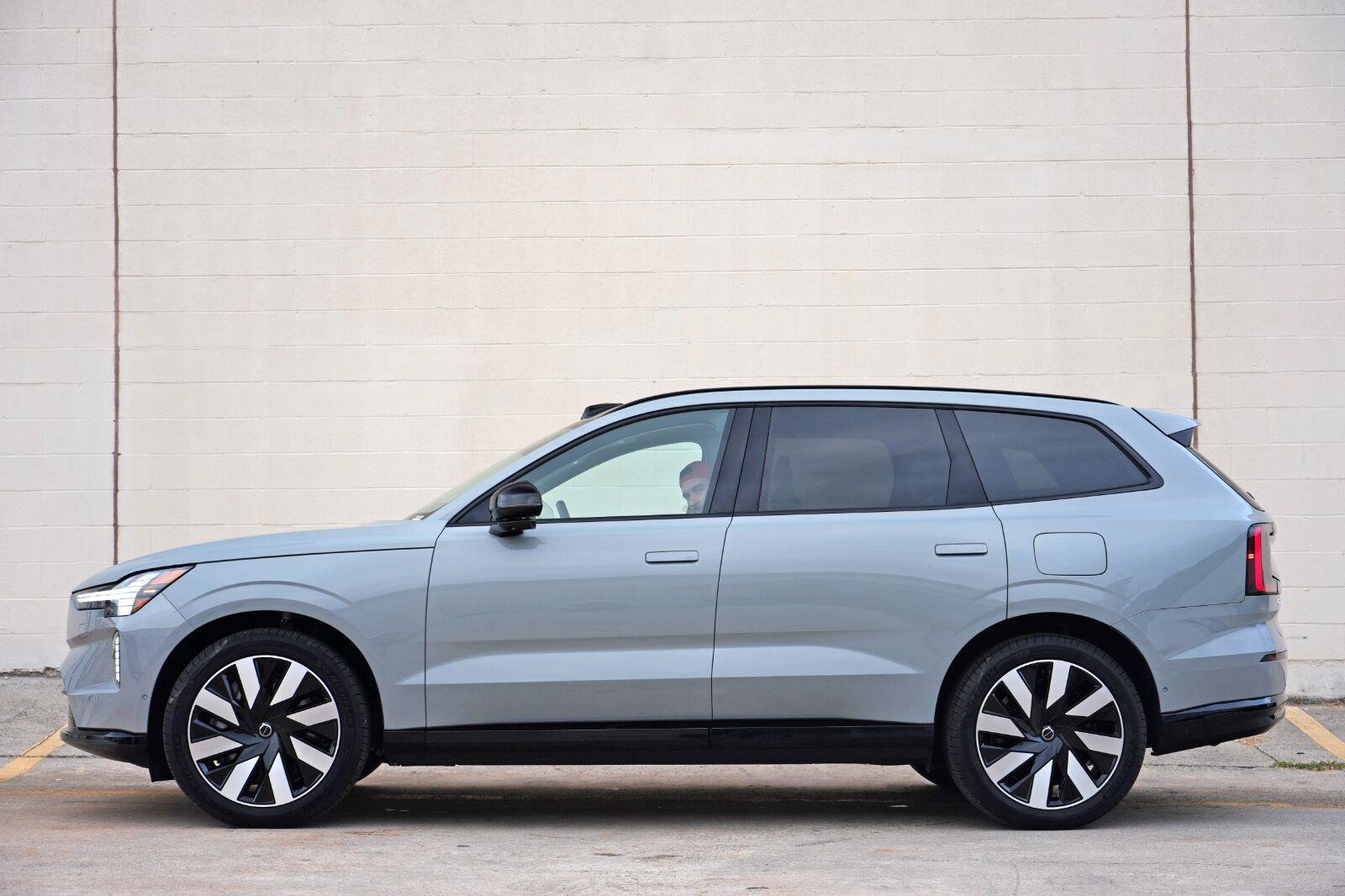 Used 2025 Volvo EX90 Ultra AWD/4WD image 9