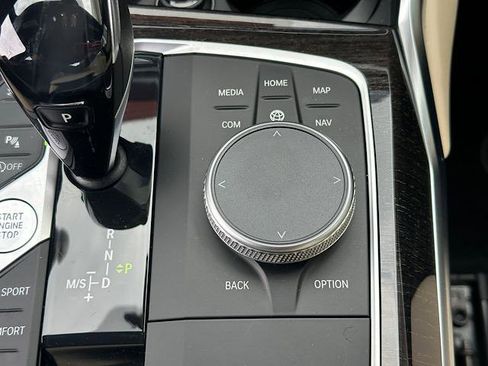 Certified 2021 BMW 330i xDrive Sedan w/ Convenience Package image 27