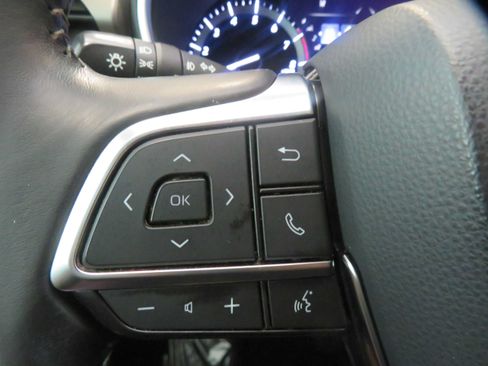 Used 2021 Toyota Highlander XLE FWD image 35