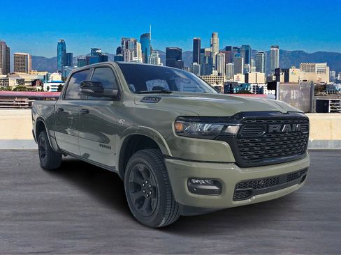 New 2026 RAM 1500 4x4 Crew Cab image 3