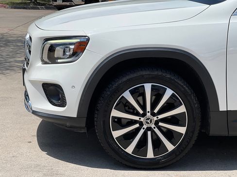 Used 2021 Mercedes-Benz GLB 250 image 24