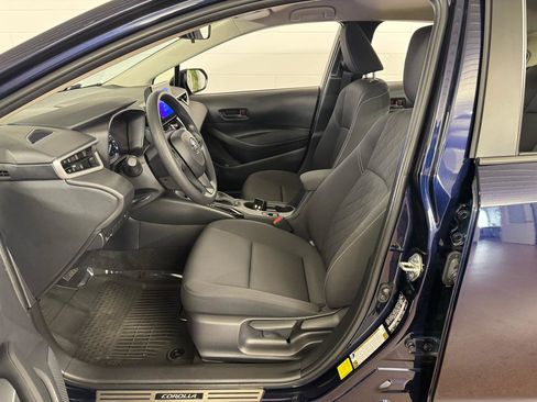 Used 2025 Toyota Corolla LE w/ LE Premium Package FWD image 12