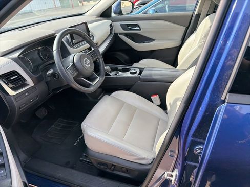 Used 2021 Nissan Rogue SV w/ Premium Package AWD/4WD image 3
