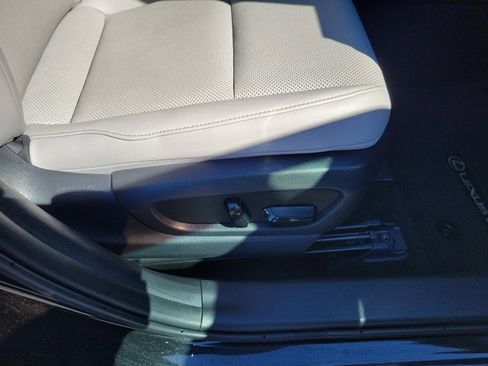 Used 2019 Lexus UX 200 200 Luxury image 7